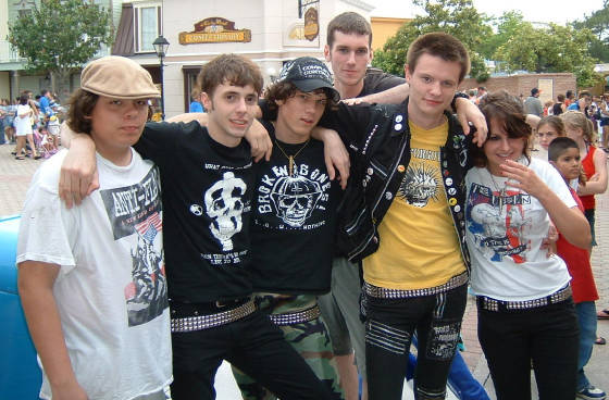 ktkrew.jpg